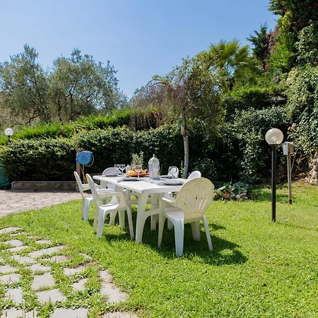 H11 Oasi Serena Parcheggio-giardino * Taggia