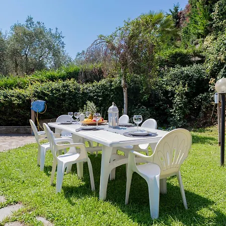 H11 Oasi Serena Parcheggio-giardino Apartamento
