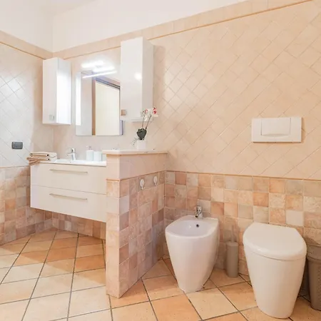 H11 Oasi Serena Parcheggio-giardino Apartamento Taggia