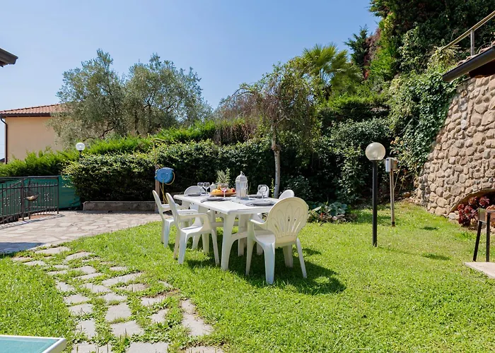 H11 Oasi Serena Parcheggio-giardino * Taggia