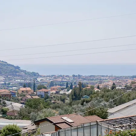 H11 Oasi Serena Parcheggio-giardino Taggia