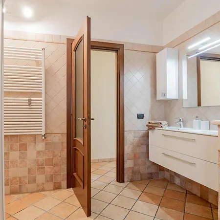 H11 Oasi Serena Parcheggio-giardino Apartment *